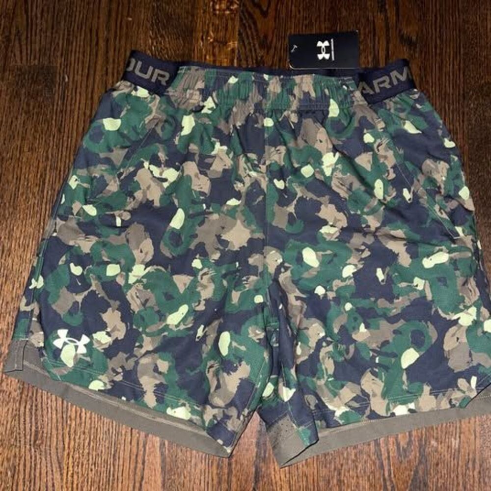 Under Armour Medium Men’s Shorts Camo Vanish Woven 6”